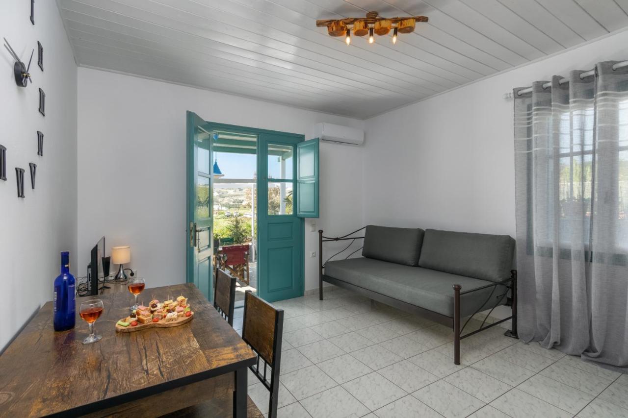 Wood And Stone Apartment Adamantas  Exterior photo